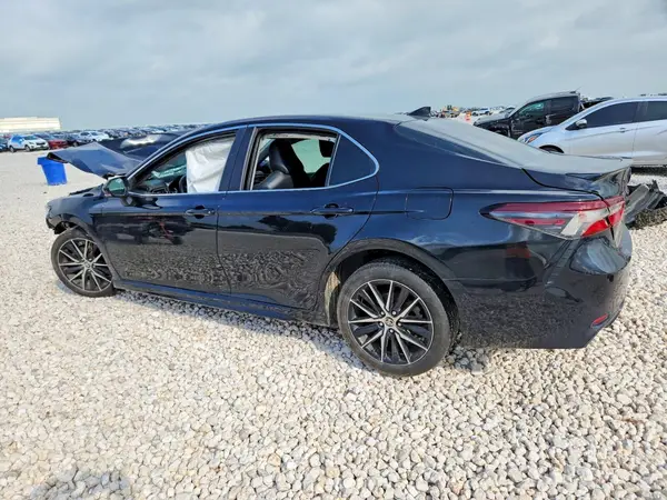 4T1G11AK4NU660975 2022 TOYOTA CAMRY - Image 2