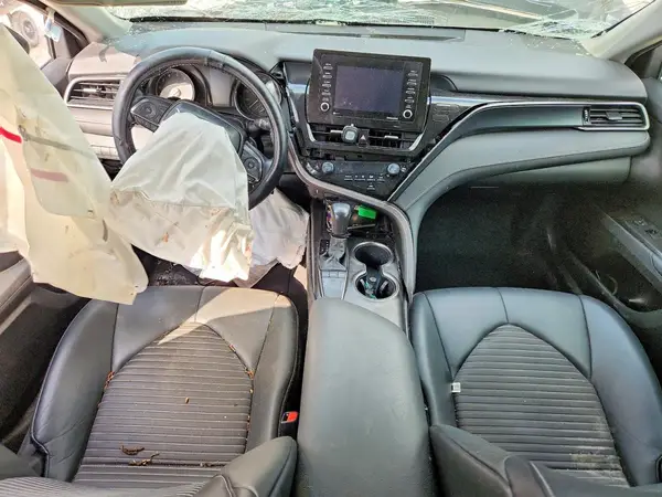 4T1G11AK4NU660975 2022 TOYOTA CAMRY - Image 8