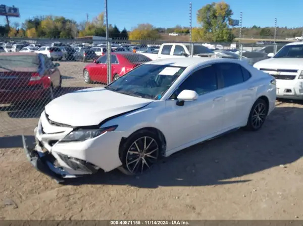 4T1G11AK4NU662001 2022 TOYOTA CAMRY - Image 2