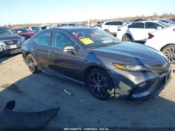 4T1G11AK4NU665108 2022 TOYOTA CAMRY - Image 1