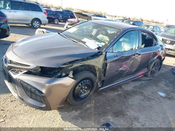 4T1G11AK4NU665108 2022 TOYOTA CAMRY - Image 2