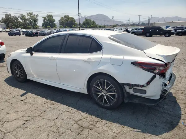 4T1G11AK4NU669630 2022 TOYOTA CAMRY - Image 2
