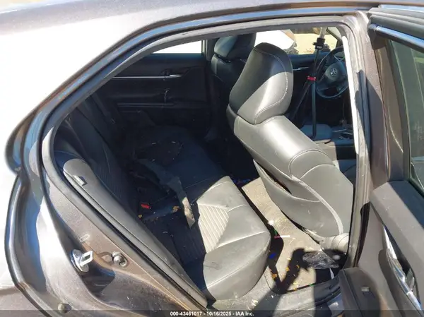 4T1G11AK4NU672060 2022 TOYOTA CAMRY - Image 8