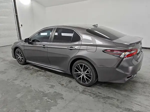 4T1G11AK4NU672561 2022 TOYOTA CAMRY - Image 2