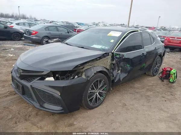 4T1G11AK4NU672575 2022 TOYOTA CAMRY - Image 2