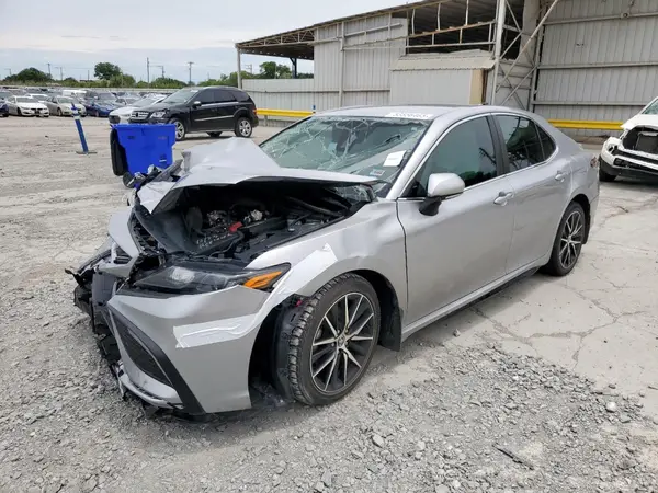 4T1G11AK4NU673399 2022 TOYOTA CAMRY - Image 1