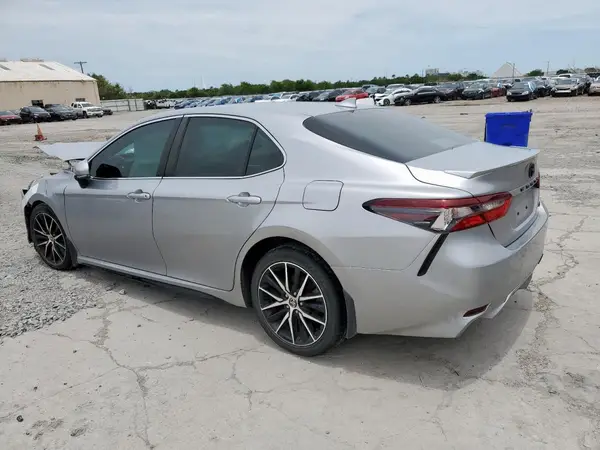 4T1G11AK4NU673399 2022 TOYOTA CAMRY - Image 2