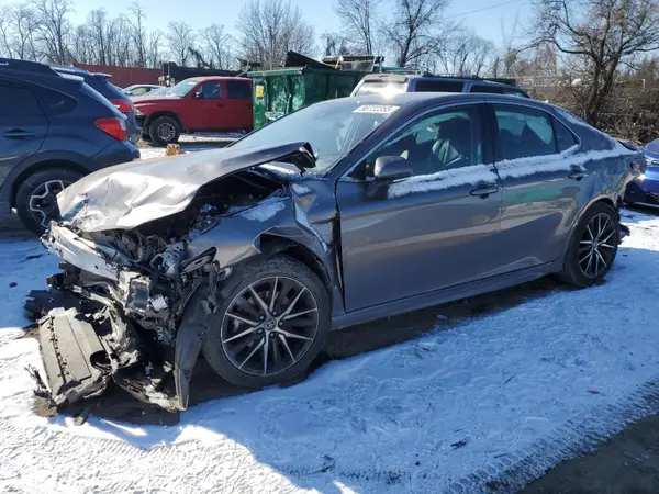 4T1G11AK4NU677128 2022 TOYOTA CAMRY - Image 1