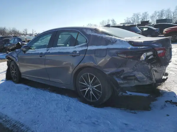 4T1G11AK4NU677128 2022 TOYOTA CAMRY - Image 2