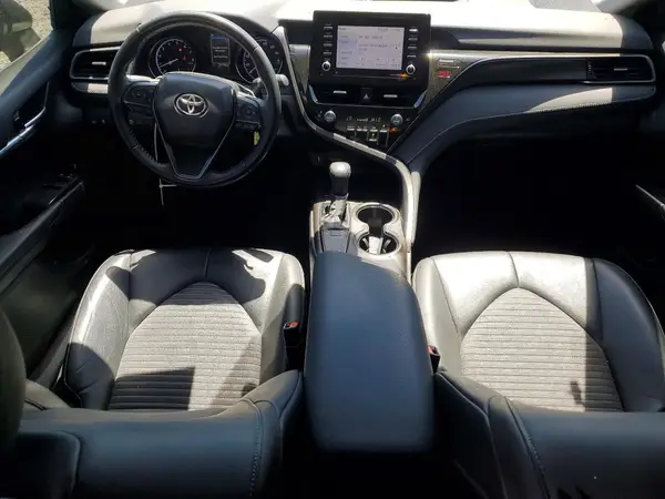 4T1G11AK4NU677226 2022 TOYOTA CAMRY - Image 8