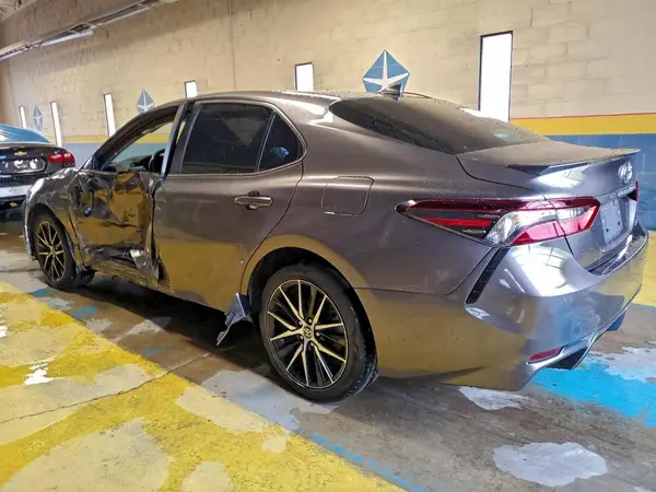4T1G11AK4NU678179 2022 TOYOTA CAMRY - Image 2