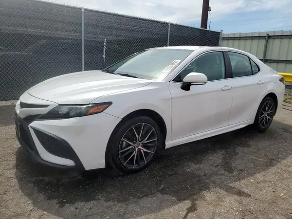 4T1G11AK4NU681258 2022 TOYOTA CAMRY - Image 1