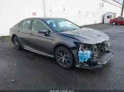 4T1G11AK4NU681597 2022 TOYOTA CAMRY