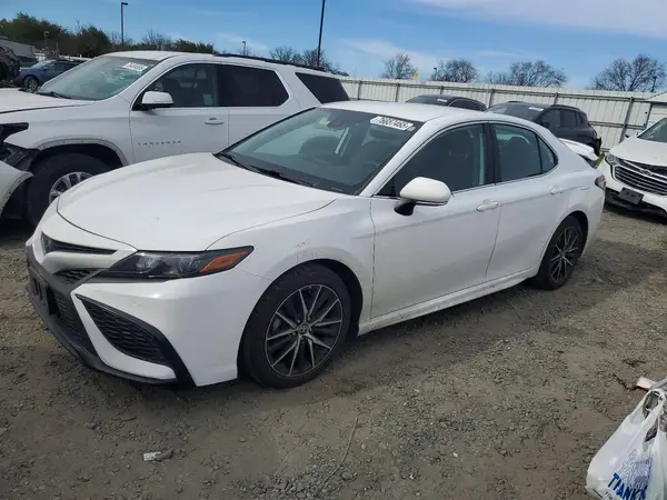 4T1G11AK4NU682054 2022 TOYOTA CAMRY - Image 1