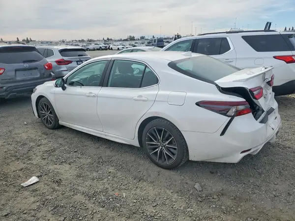 4T1G11AK4NU682054 2022 TOYOTA CAMRY - Image 2