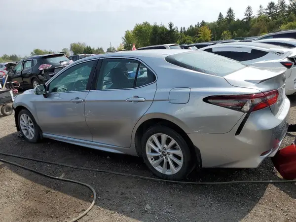 4T1G11AK4NU683379 2022 TOYOTA CAMRY - Image 2