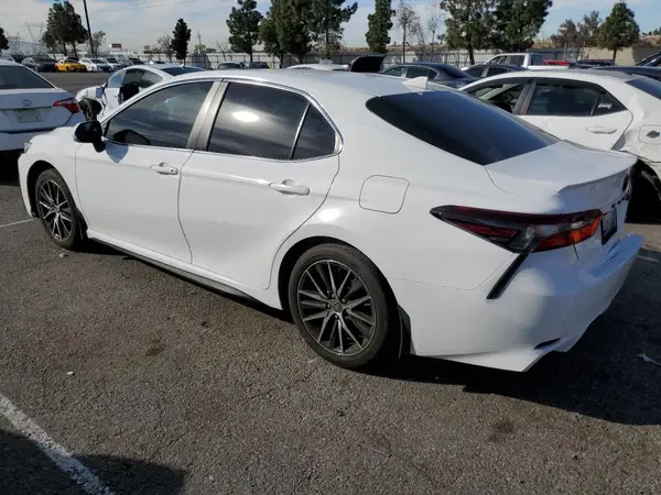 4T1G11AK4NU686203 2022 TOYOTA CAMRY - Image 2