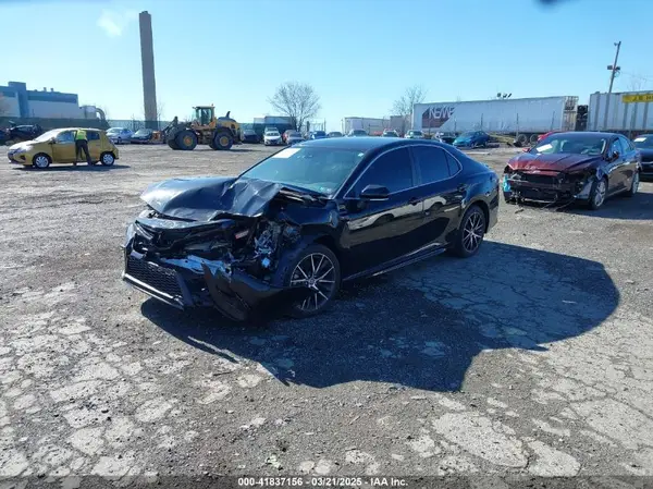 4T1G11AK4NU690607 2022 TOYOTA CAMRY - Image 2