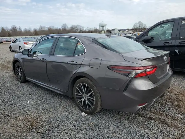 4T1G11AK4NU695354 2022 TOYOTA CAMRY - Image 2