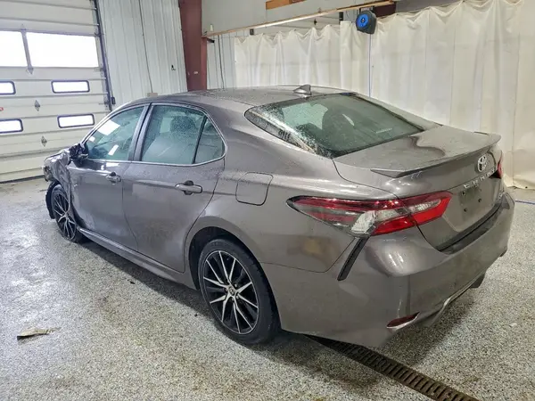 4T1G11AK4NU698481 2022 TOYOTA CAMRY - Image 2