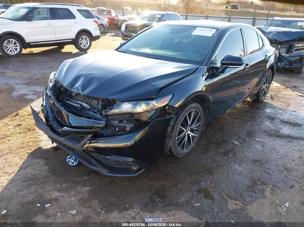 4T1G11AK4NU702299 2022 TOYOTA CAMRY - Image 2