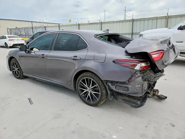 4T1G11AK4NU704523 2022 TOYOTA CAMRY - Image 2