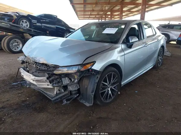 4T1G11AK4NU707020 2022 TOYOTA CAMRY - Image 2