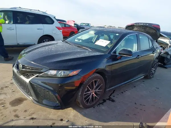 4T1G11AK4NU708829 2022 TOYOTA CAMRY - Image 2