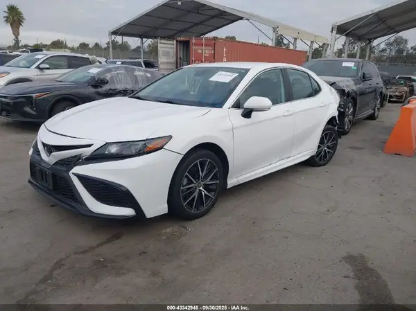 4T1G11AK4NU711519 2022 TOYOTA CAMRY - Image 2