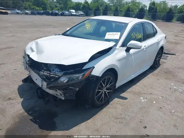 4T1G11AK4NU712461 2022 TOYOTA CAMRY - Image 2