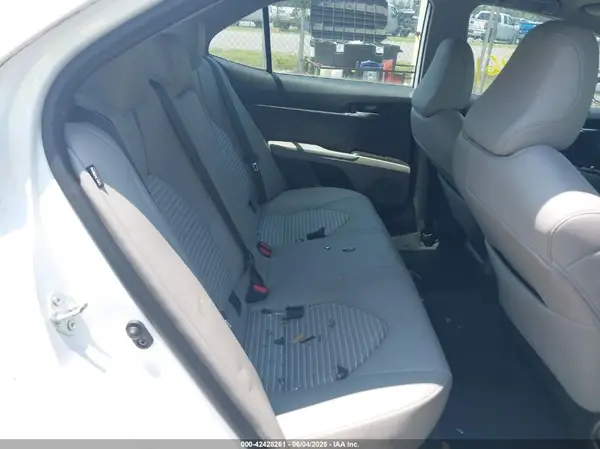 4T1G11AK4NU712461 2022 TOYOTA CAMRY - Image 8