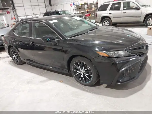 4T1G11AK4NU713626 2022 TOYOTA CAMRY - Image 1