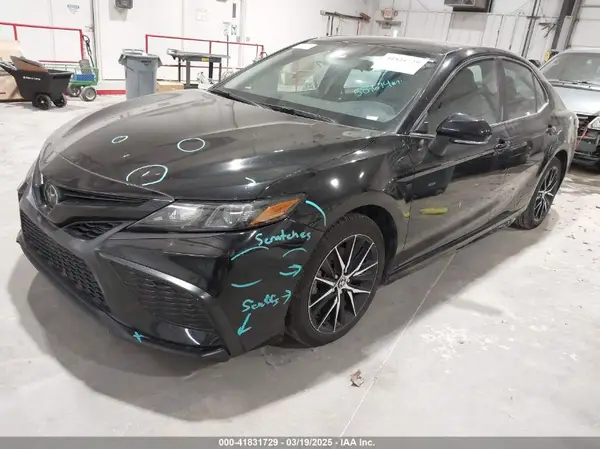 4T1G11AK4NU713626 2022 TOYOTA CAMRY - Image 2