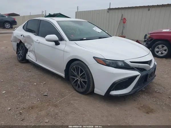 4T1G11AK4NU714940 2022 TOYOTA CAMRY - Image 1
