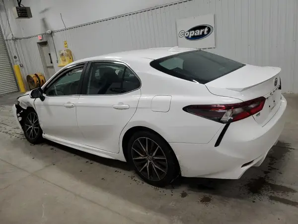 4T1G11AK4NU717238 2022 TOYOTA CAMRY - Image 2