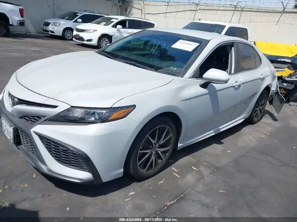 4T1G11AK4PU077485 2023 TOYOTA CAMRY - Image 2