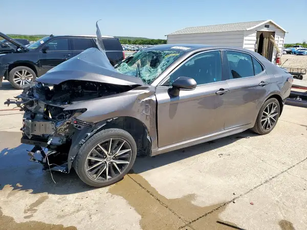4T1G11AK4PU094710 2023 TOYOTA CAMRY - Image 1