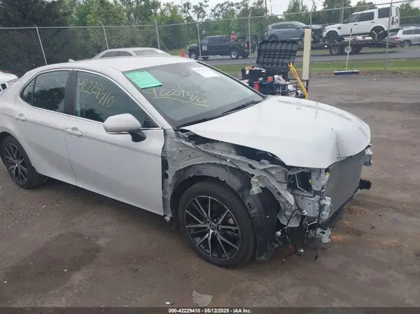 4T1G11AK4PU095601 2023 TOYOTA CAMRY - Image 1