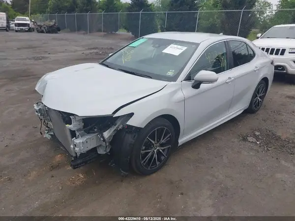 4T1G11AK4PU095601 2023 TOYOTA CAMRY - Image 2