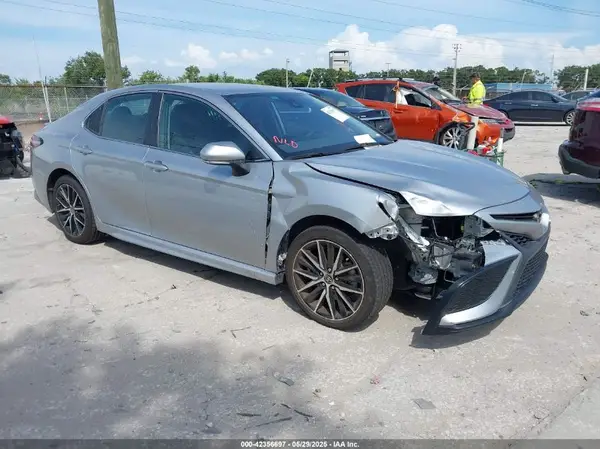 4T1G11AK4PU121548 2023 TOYOTA CAMRY - Image 1