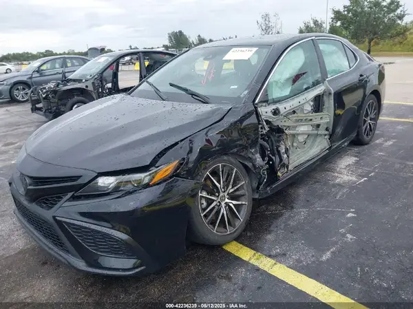 4T1G11AK4PU121775 2023 TOYOTA CAMRY - Image 2