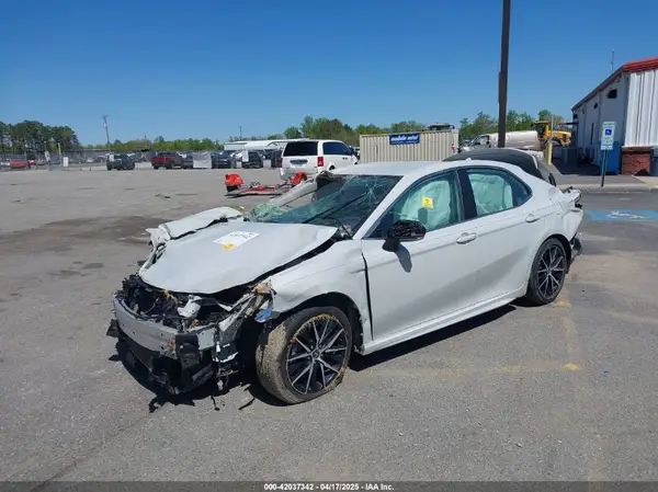 4T1G11AK4PU131903 2023 TOYOTA CAMRY - Image 2