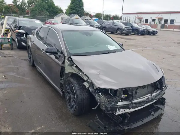 4T1G11AK4PU773747 2023 TOYOTA CAMRY - Image 1
