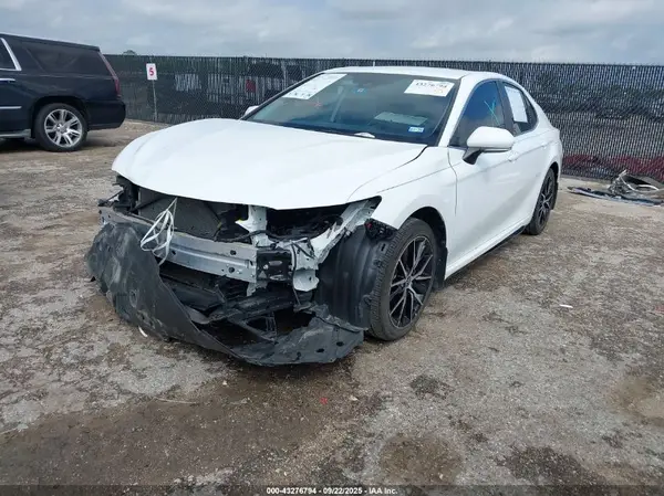4T1G11AK4PU774008 2023 TOYOTA CAMRY - Image 2