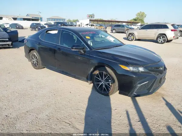4T1G11AK4PU820615 2023 TOYOTA CAMRY - Image 1