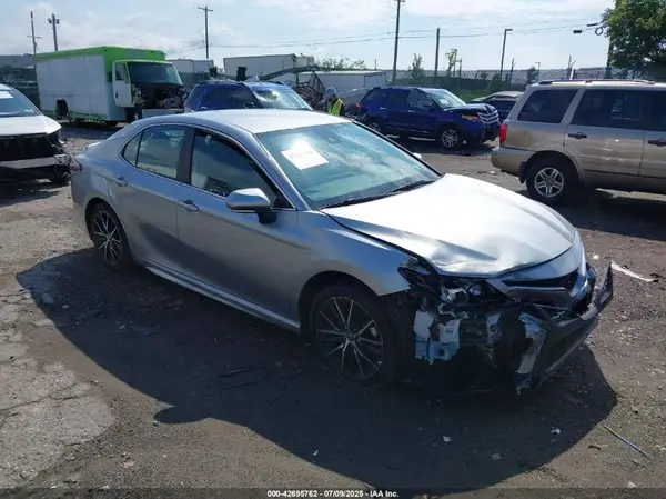 4T1G11AK4RU191392 2024 TOYOTA CAMRY - Image 1