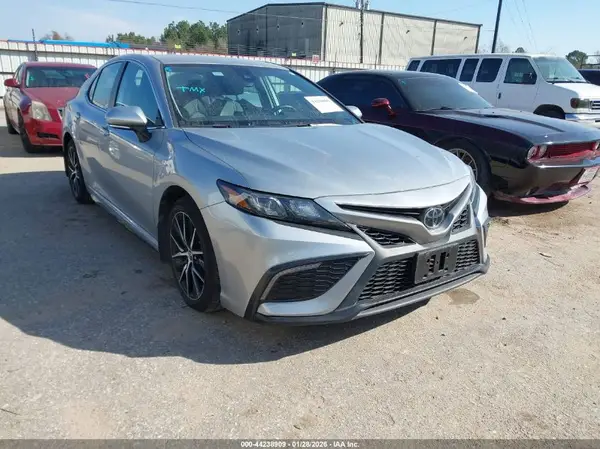 4T1G11AK4RU193028 2024 TOYOTA CAMRY - Image 1