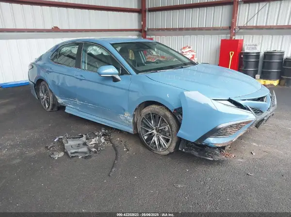 4T1G11AK4RU211270 2024 TOYOTA CAMRY - Image 1