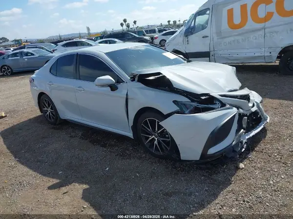 4T1G11AK4RU213651 2024 TOYOTA CAMRY - Image 1