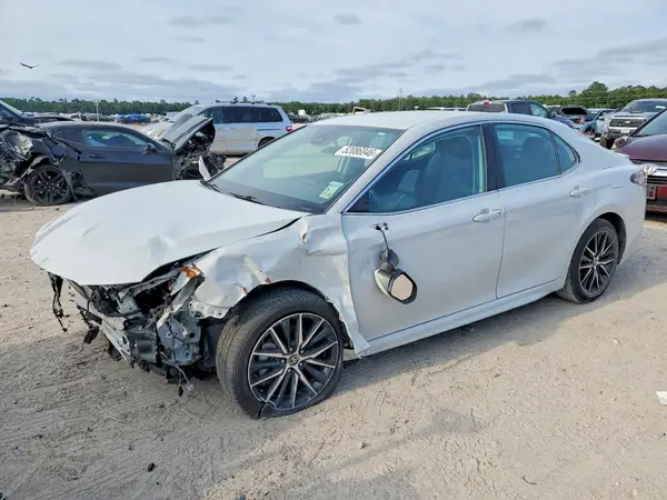 4T1G11AK4RU219109 2024 TOYOTA CAMRY - Image 1